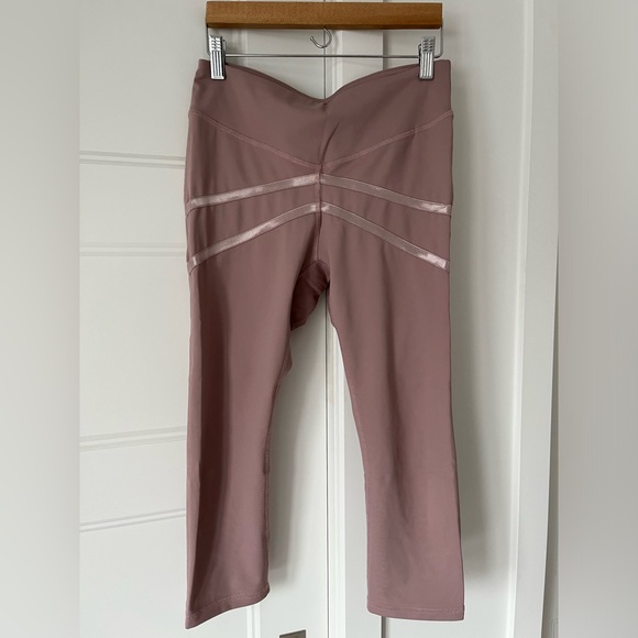 BELOFORTE & JED NORTH
PRE-OWNED | SET Bra & Capri Pants
NWOT Sparkly Leggings - Picture 2 of 13